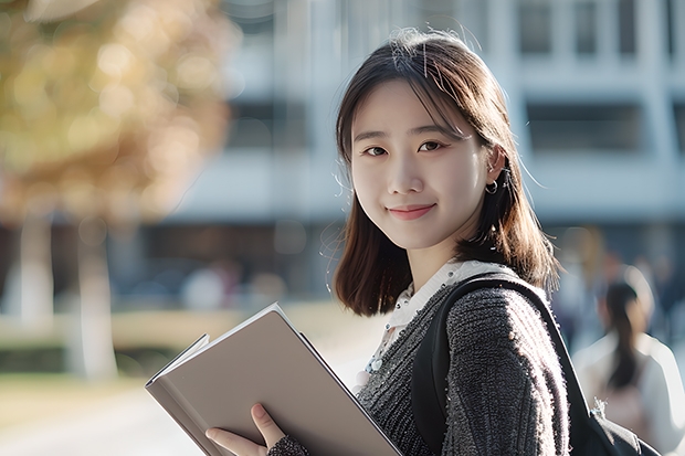 一个美女留学生，和一个长的很一般的农村穷小子，又是网恋。三年后她才毕业！这样的恋爱会有结果吗？